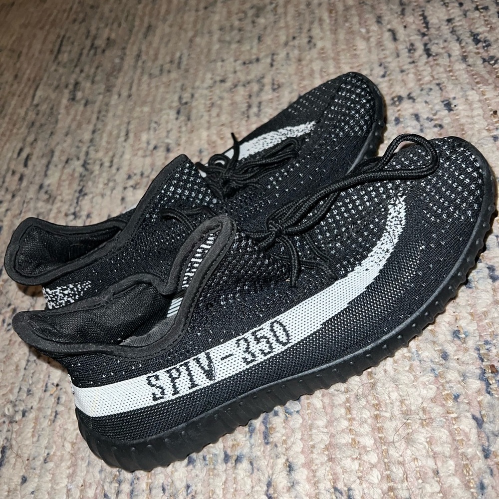 Black and White Womens sneakers
